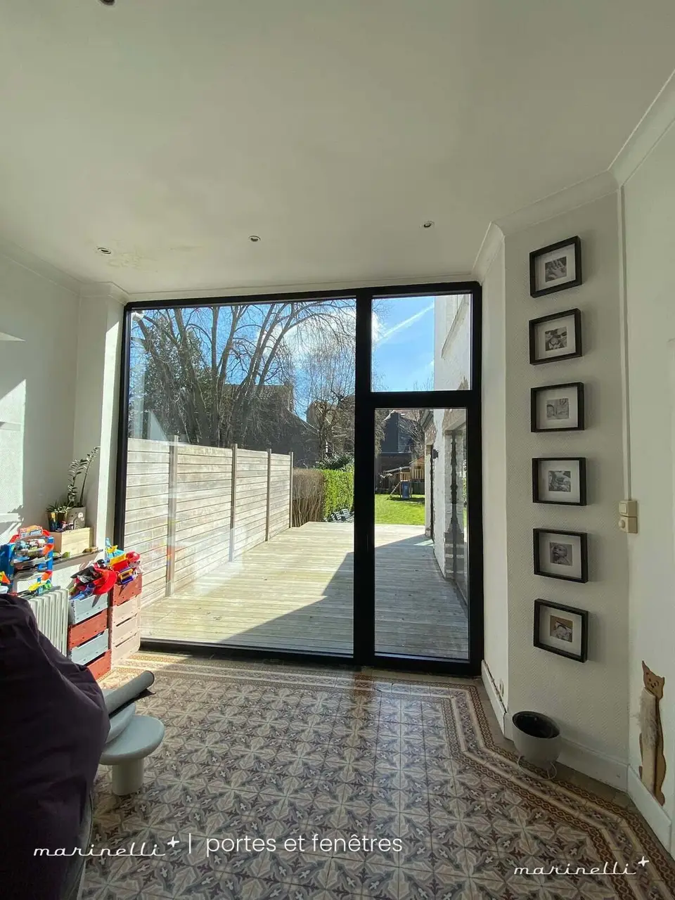 Extension arrière — Vu de l'intérieur, sur carrelage d'époque